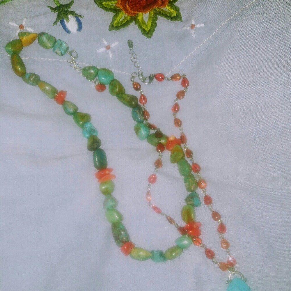 Necklaces - Picture 4 of 6